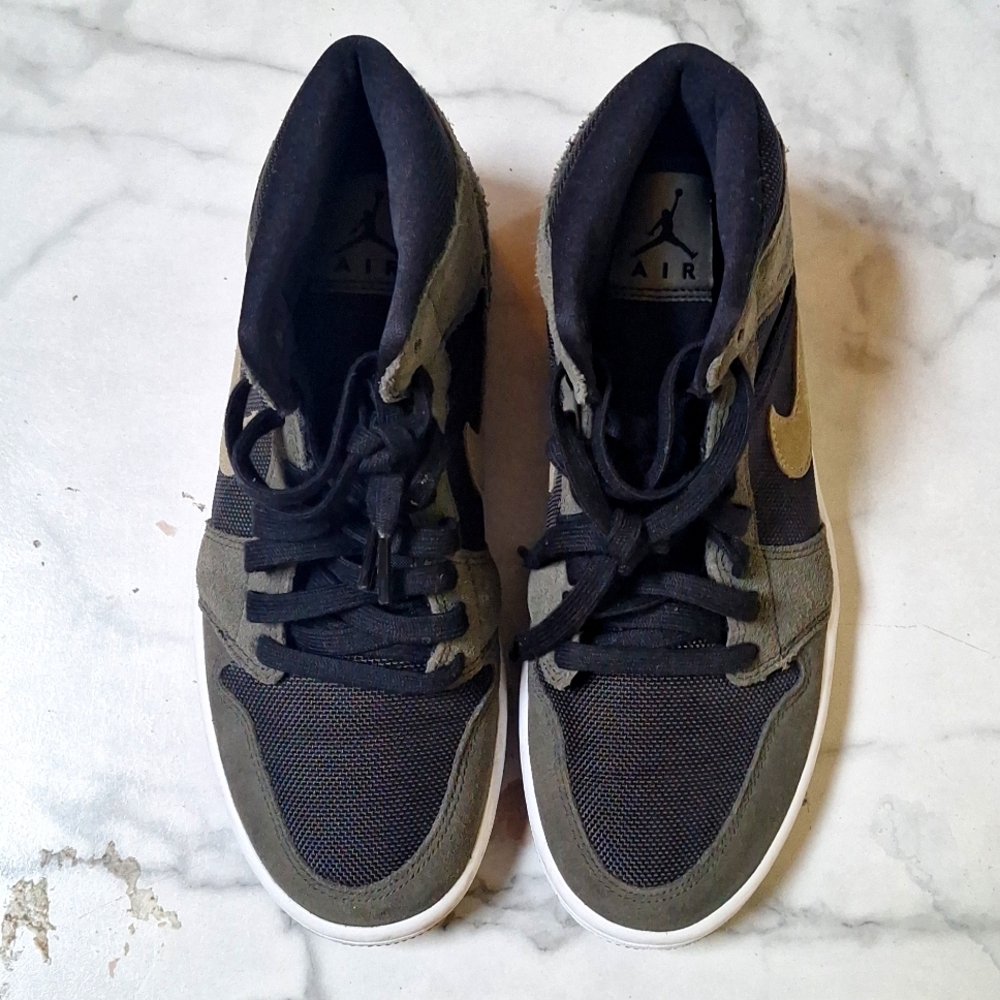 Air Jordan 1 Women's High Top Mid Military Green pre-owned